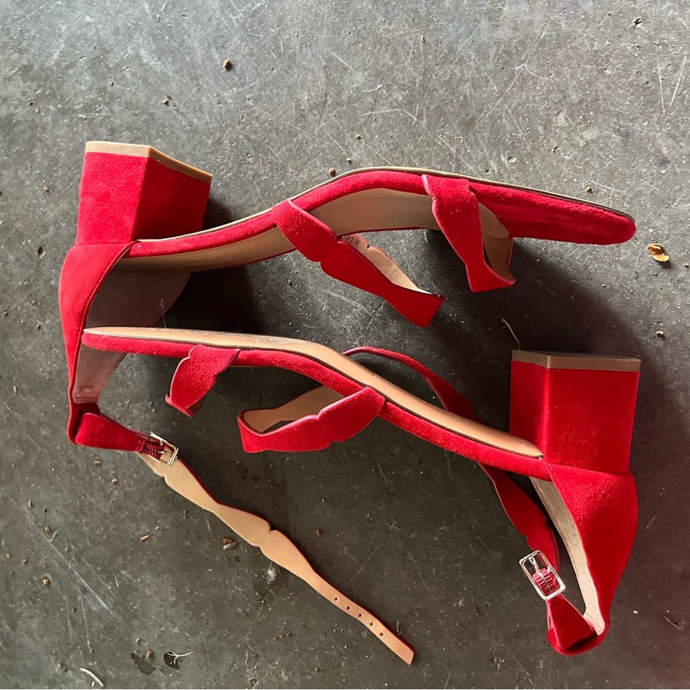 Banana republic short block heels